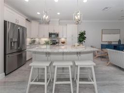 Picture of 934 E Venice Avenue, Venice, FL 34285