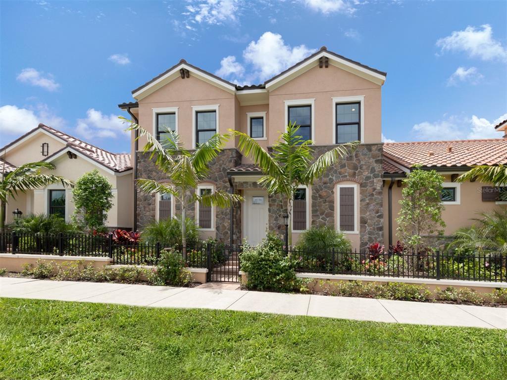 Picture of 934 E Venice Avenue, Venice, FL 34285