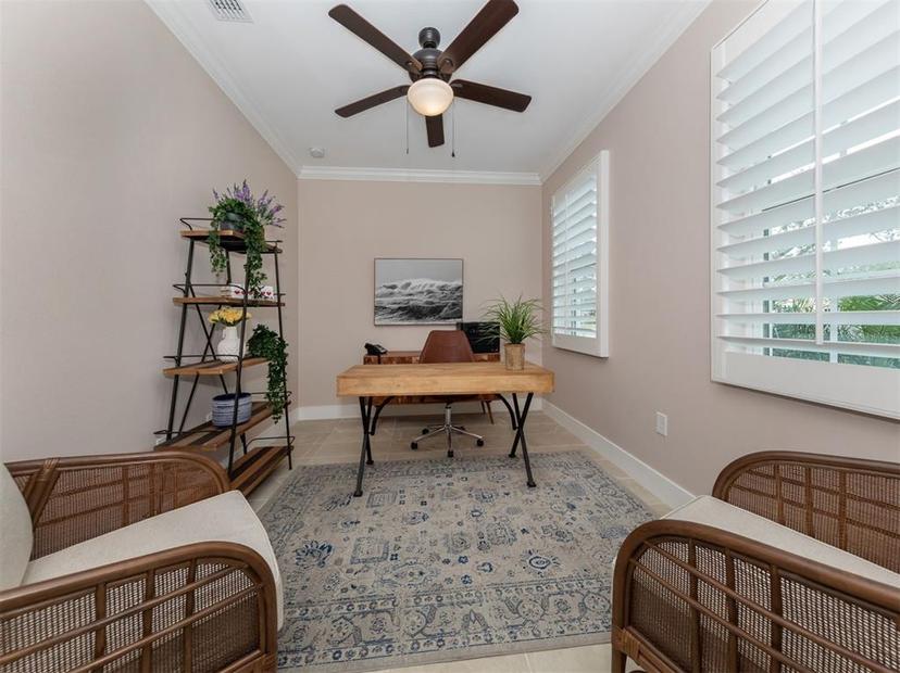 Picture of 938 E Venice Avenue, Venice FL 34285