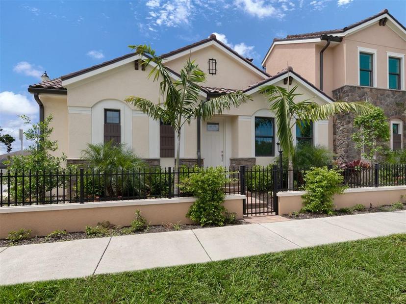 Picture of 938 E Venice Avenue, Venice FL 34285