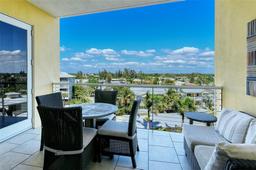 Picture of 915 Seaside Drive Unit 312, Sarasota, FL 34242