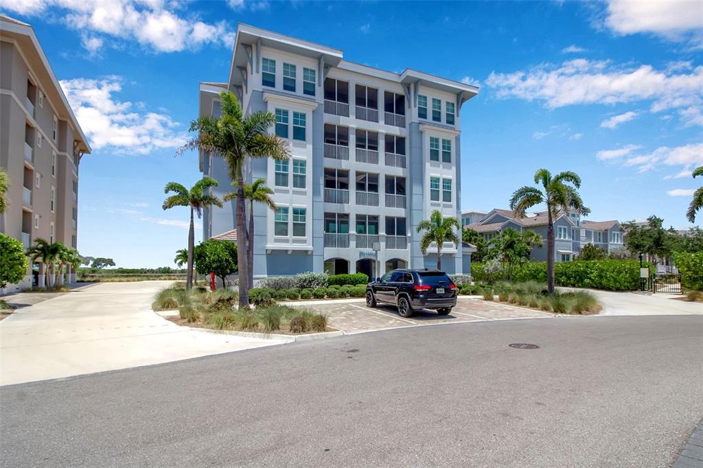 Picture of 376 Aruba Circle Unit 301, Bradenton, FL 34209