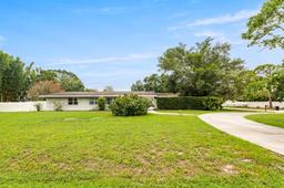 Picture of 3831 E Forest Lake Drive, Sarasota, FL 34232