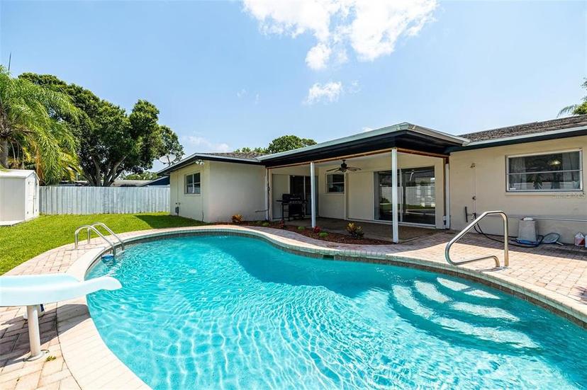 Picture of 1937 Arvis Circle E, Clearwater FL 33764