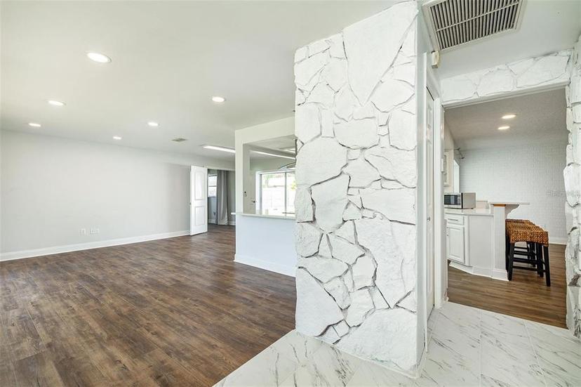 Picture of 1937 Arvis Circle E, Clearwater FL 33764