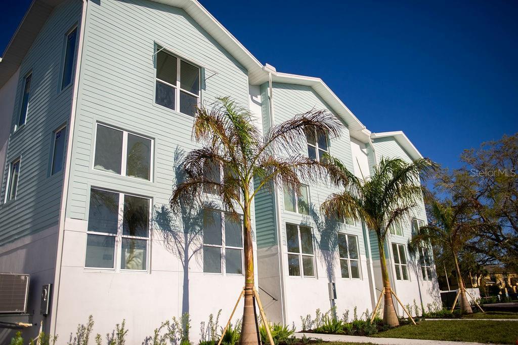 Picture of 3850 Pompano Drive Se Unit 1, St Petersburg, FL 33705