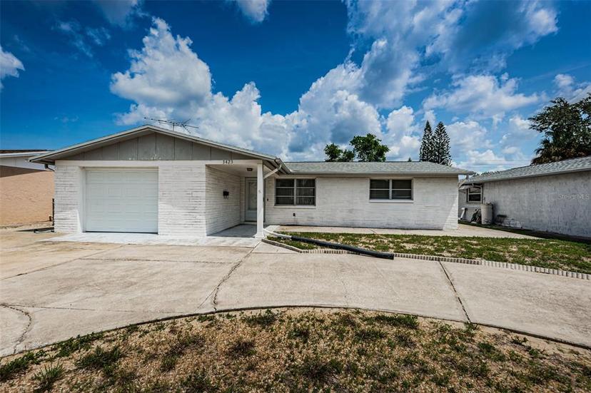 Picture of 3423 Eisenhower Dr, Holiday FL 34691