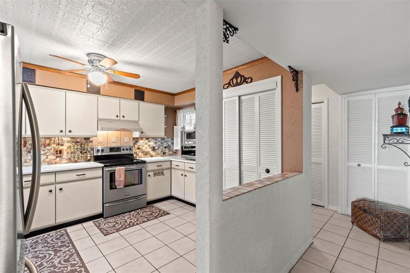 Picture of 5537 Sea Forest Drive Unit 302, New Port Richey FL 34652