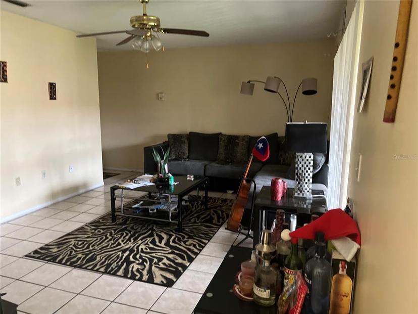 Picture of 302 E Whitehall Court Unit 111, Tampa FL 33604