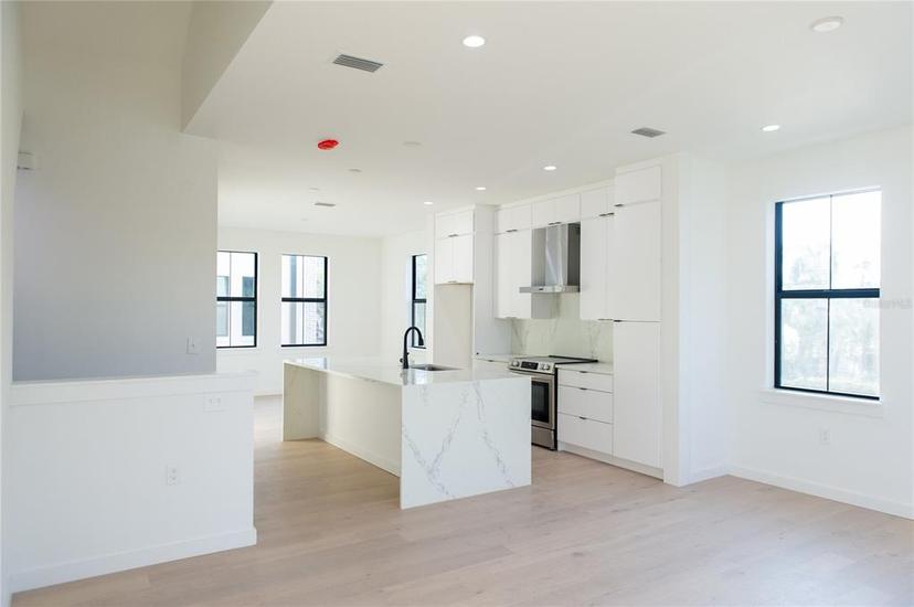 Picture of 1218 E Kay Street Unit 11, Tampa FL 33602