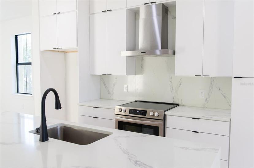 Picture of 1218 E Kay Street Unit 11, Tampa FL 33602