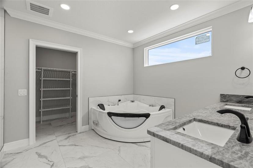 Picture of 211 Dolphin Point Unit 401, Clearwater FL 33767