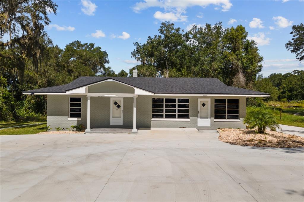Picture of 8941 E County Road 466, Lady Lake, FL 32162