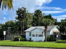 Picture of 607 N Dixie Freeway, New Smyrna Beach, FL 32168
