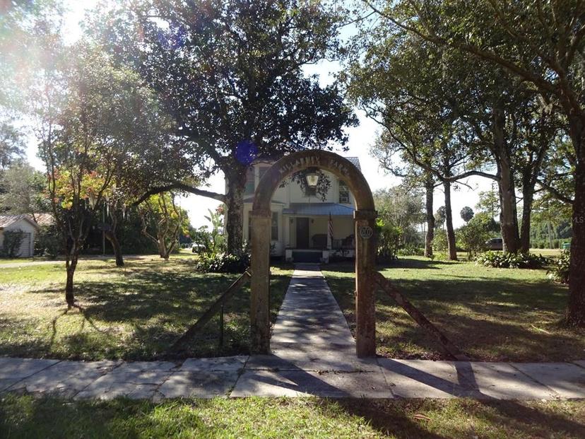 Picture of 207 E 2Nd Avenue, Pierson FL 32180