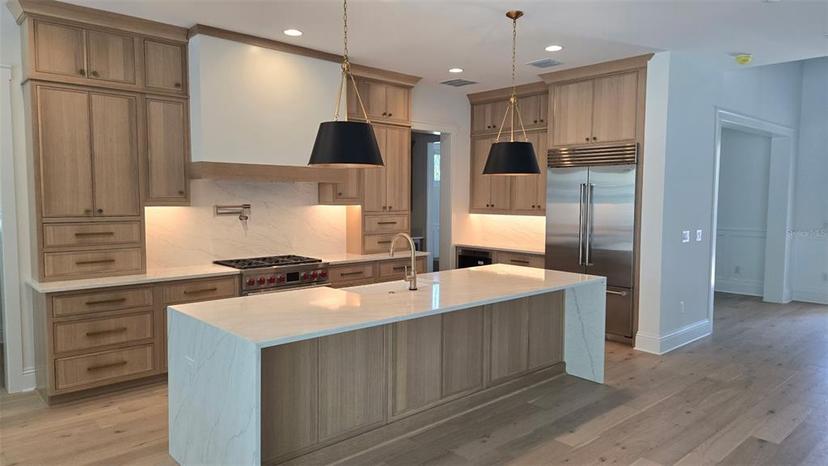 Picture of 430 Columbia Drive, Tampa FL 33606
