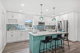 Picture of 807 Gateway Lane, Tampa, FL 33613