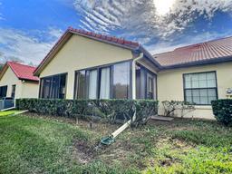 Picture of 2058 Forest Drive Unit 4, Inverness, FL 34453