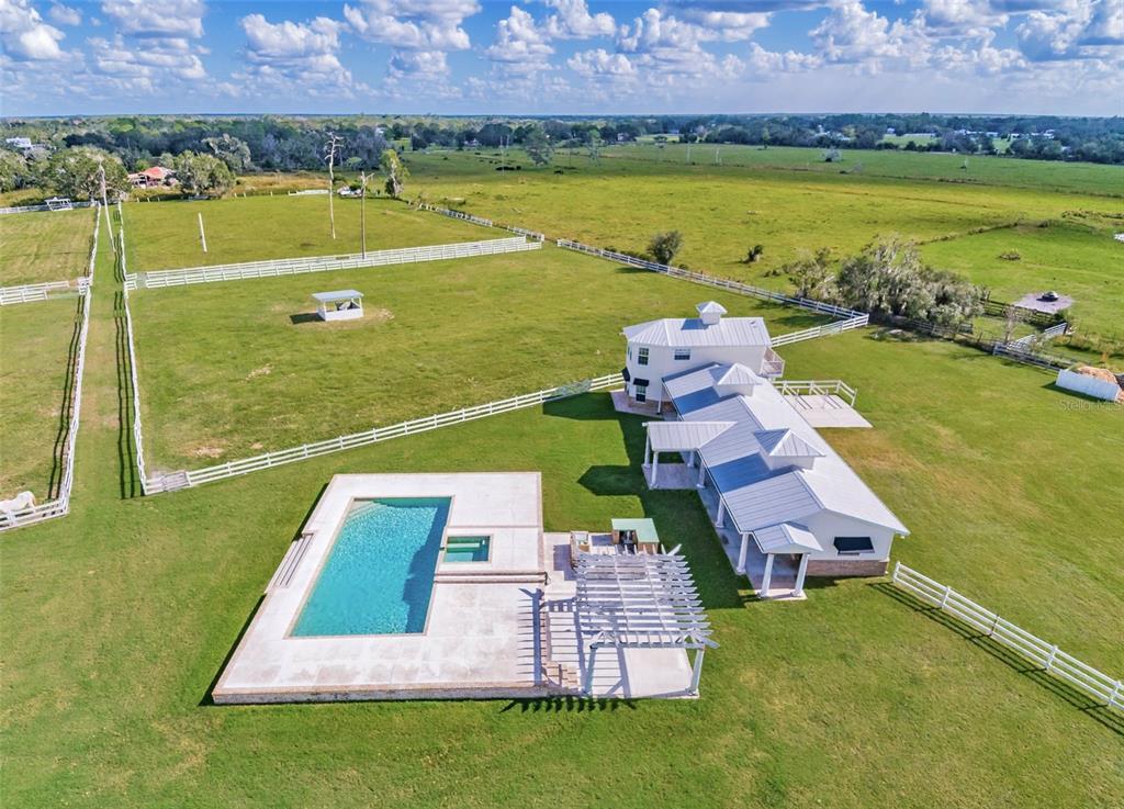 Picture of 15200 Rawls Road, Sarasota, FL 34240