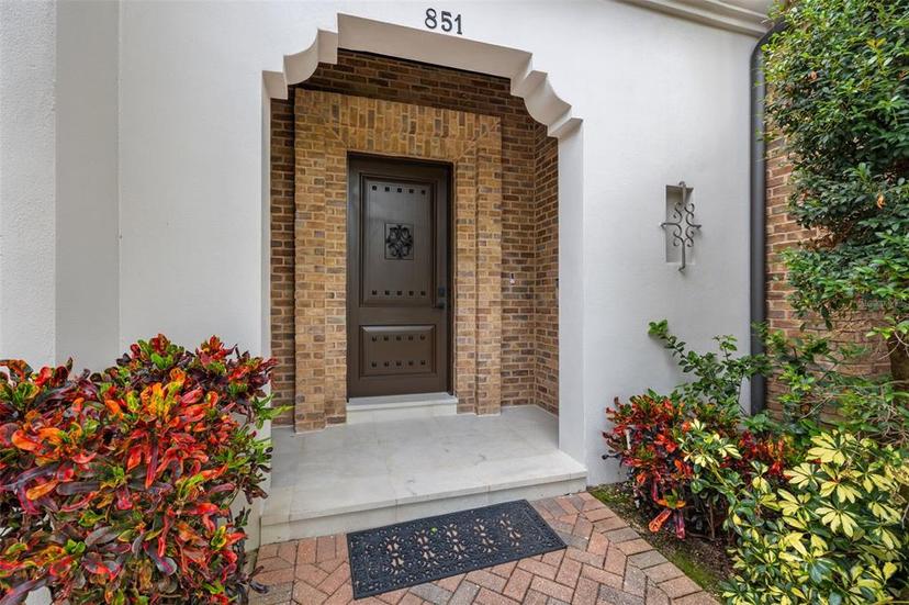 Picture of 851 Brightwaters Boulevard Ne, St Petersburg FL 33704