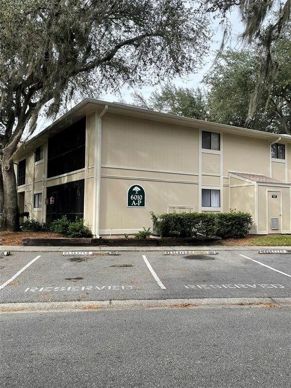 Picture of 6010 Laketree Lane Unit L, Temple Terrace FL 33617