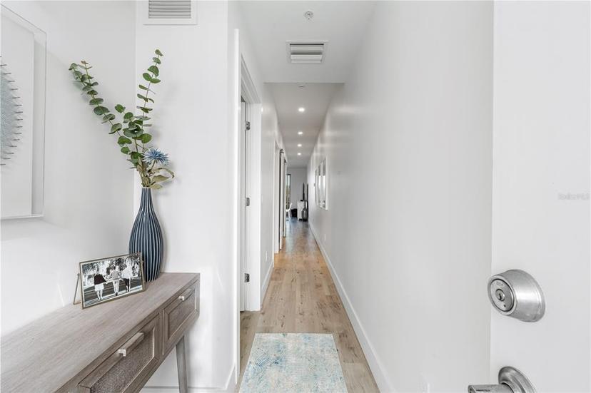 Picture of 1709 N Tamiami Trail Unit 403, Sarasota FL 34234