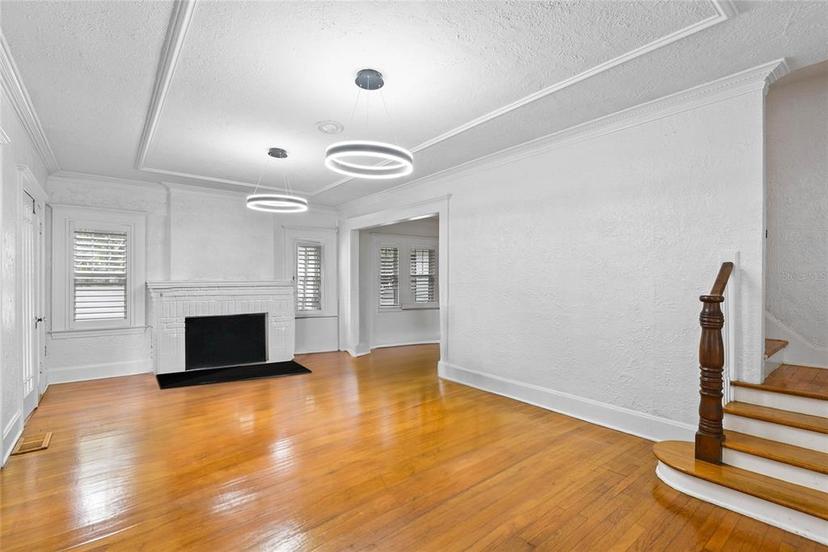 Picture of 1310 Aloma Avenue, Winter Park FL 32789