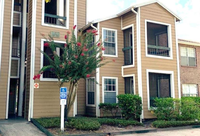 Picture of 4301 Lizshire Lane Unit C211, Orlando FL 32822