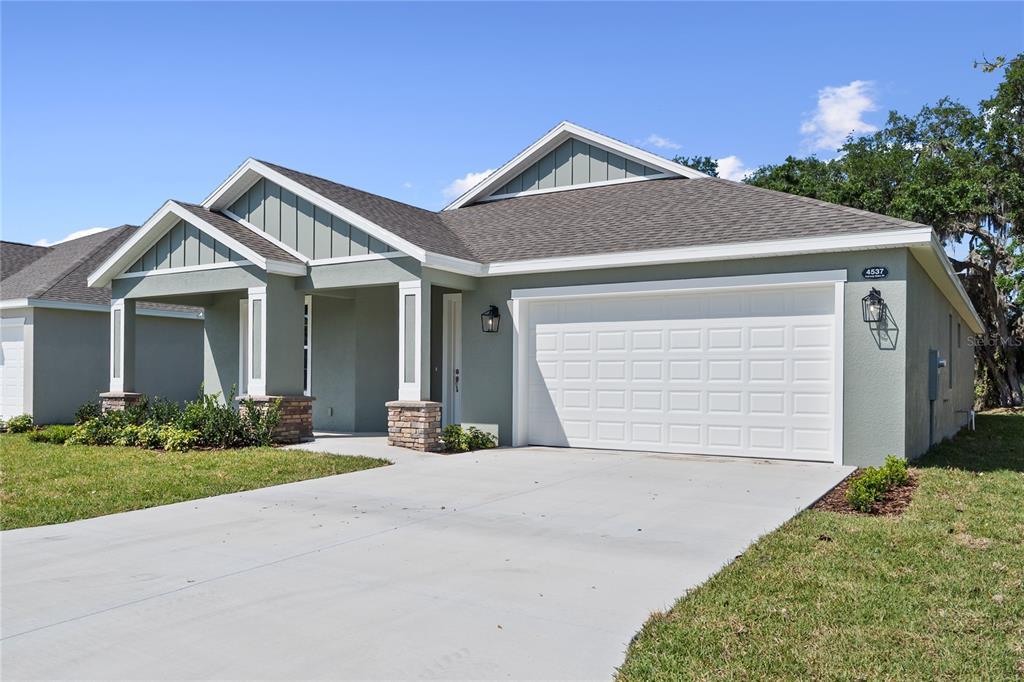 Picture of 4537 Fairway Oaks Drive, Mulberry, FL 33860