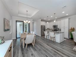 Picture of 922 E Venice Avenue, Venice, FL 34285