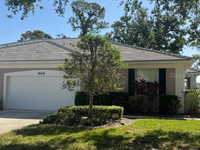Picture of 909 Barclay Court, Venice FL 34293