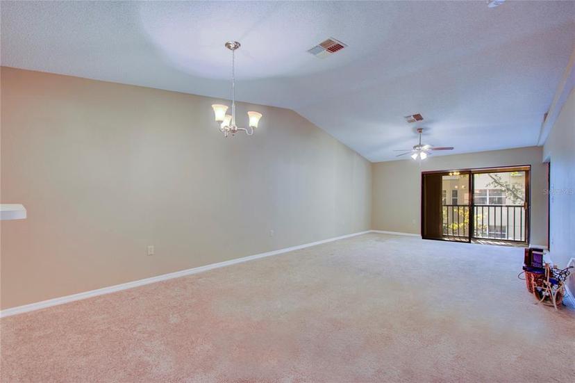 Picture of 2020 Lakeview Drive Unit 203, Clearwater FL 33763
