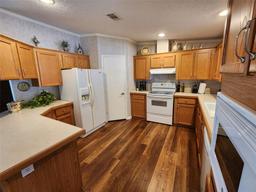 Picture of 2100 Kings Highway Unit 424, Port Charlotte, FL 33980