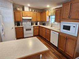 Picture of 2100 Kings Highway Unit 424, Port Charlotte, FL 33980