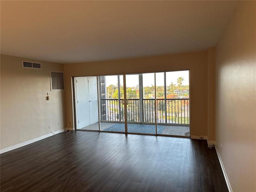 Picture of 10355 Paradise Boulevard Unit 414, Treasure Island FL 33706