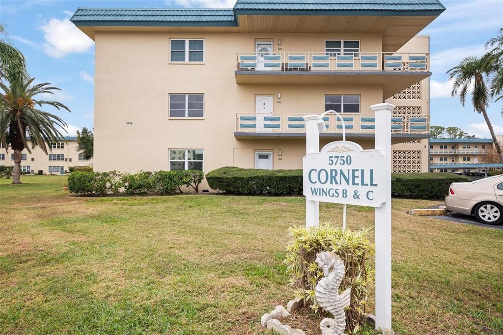 Picture of 5750 80Th Street N Unit B208, St Petersburg, FL 33709