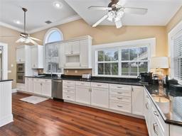 Picture of 12730 E Highway 25, Ocklawaha, FL 32179