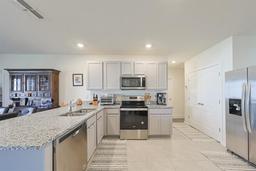 Picture of 5394 Arlington River Drive, Lakeland, FL 33811