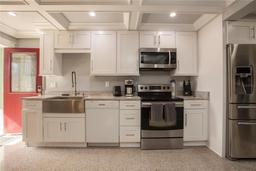 Picture of 472 Causeway, New Smyrna Beach, FL 32169