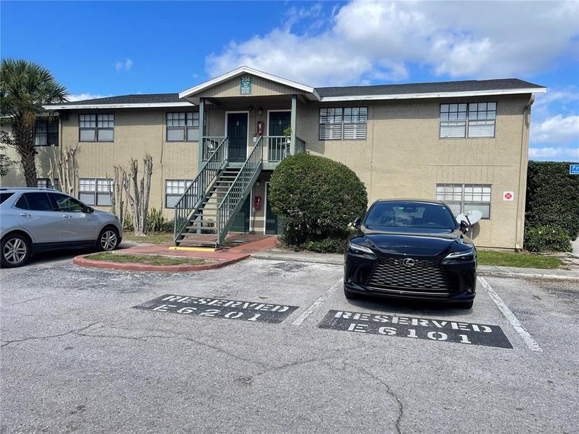 Picture of 206 Pine Tulip Court Unit 101, Tampa FL 33612