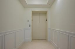 Picture of 1660 Summerhouse Lane Unit 102, Sarasota, FL 34242