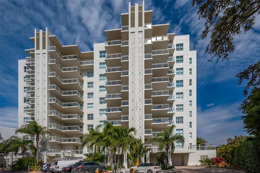 Picture of 1660 Summerhouse Lane Unit 102, Sarasota FL 34242