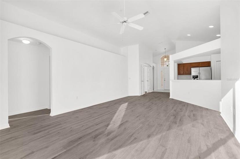 Picture of 7602 Merchantville Circle, Zephyrhills FL 33540