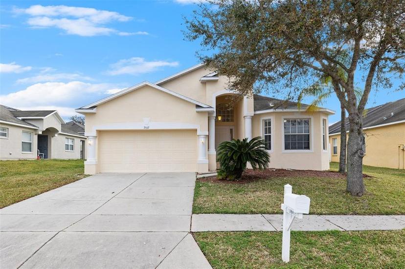 Picture of 7602 Merchantville Circle, Zephyrhills FL 33540
