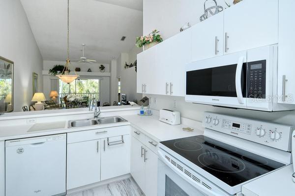 Picture of 4640 Tower Hill Lane Unit 2322, Sarasota FL 34238