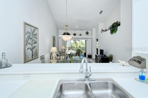 Picture of 4640 Tower Hill Lane Unit 2322, Sarasota FL 34238