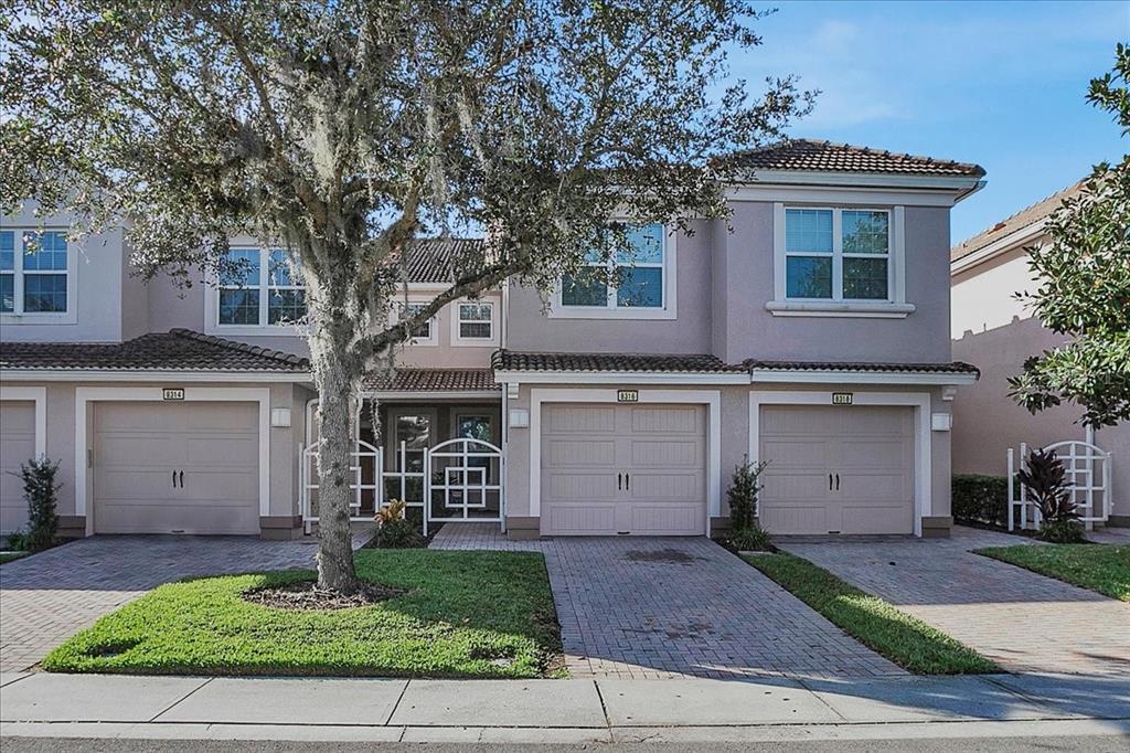 Picture of 8316 Fontera Drive, Davenport, FL 33896