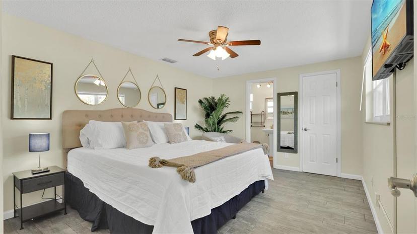 Picture of 10241 127Th Avenue N, Largo FL 33773