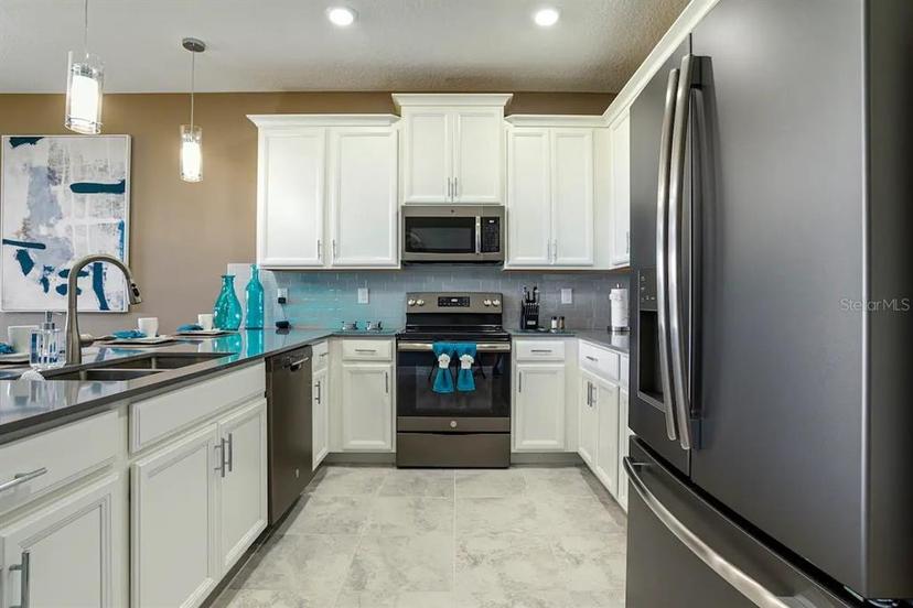 Picture of 525 Ocean Course Avenue Unit 525, Davenport FL 33896
