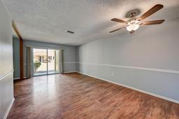 Picture of 604 Park Circle Unit 16, Bradenton, FL 34207